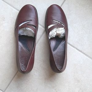 Clark's Arilson Brown 1-1/2 inch heels, sz 9M